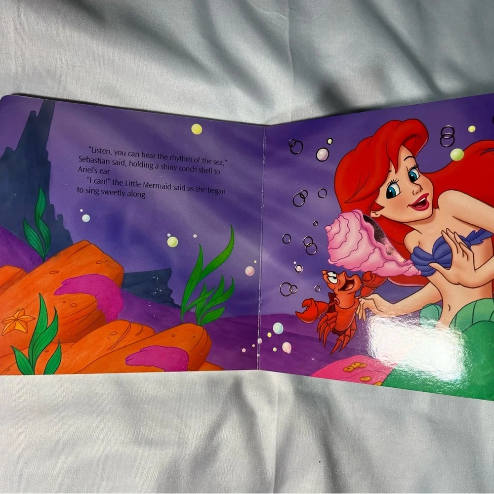 Vintage 1997 Disney Little Mermaid Ariel’s Glittering Sea Board Book‎ Rare
